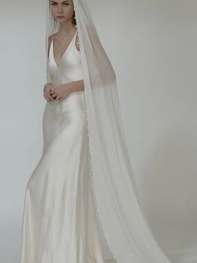 Ingrid Veil - chiffon with pearl details
